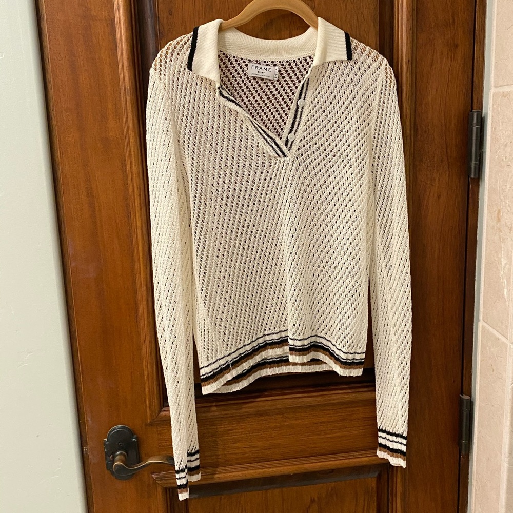 White Vneck sweater with cute brown and black line